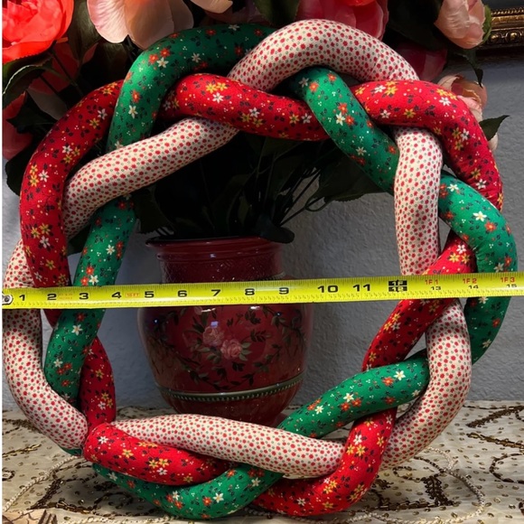 Vtg 15” Christmas Wreath Braided Fabric Plush Hanging Holiday Decoration Rustic - Picture 2 of 5